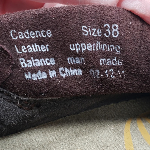 Dansko Cadence Brown Soft Suede Stretch Around Your Heel-Upper Shoe Sz 7.5 to 8. - Picture 7 of 12